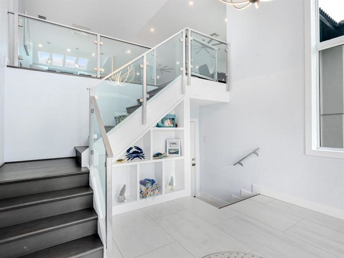 Image No.5-5 Bed Property for sale