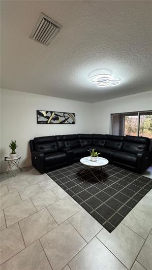 Image No.4-3 Bed Townhouse for sale