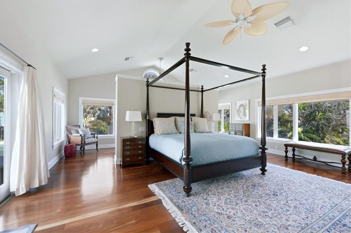 Image No.20-5 Bed Property for sale