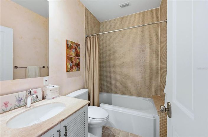 Image No.30-5 Bed Property for sale