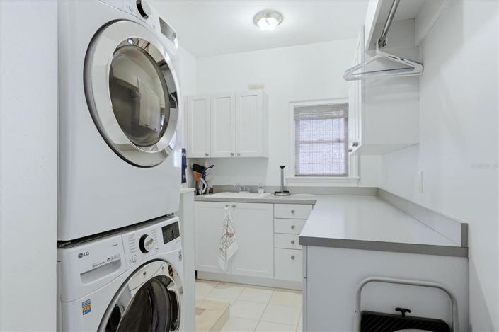 Image No.34-5 Bed Property for sale