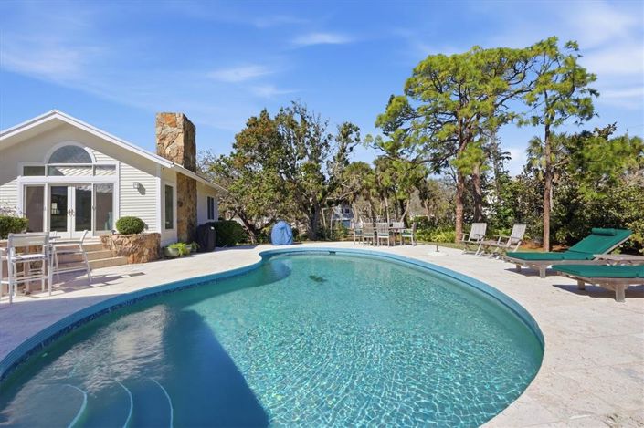 Image No.47-5 Bed Property for sale