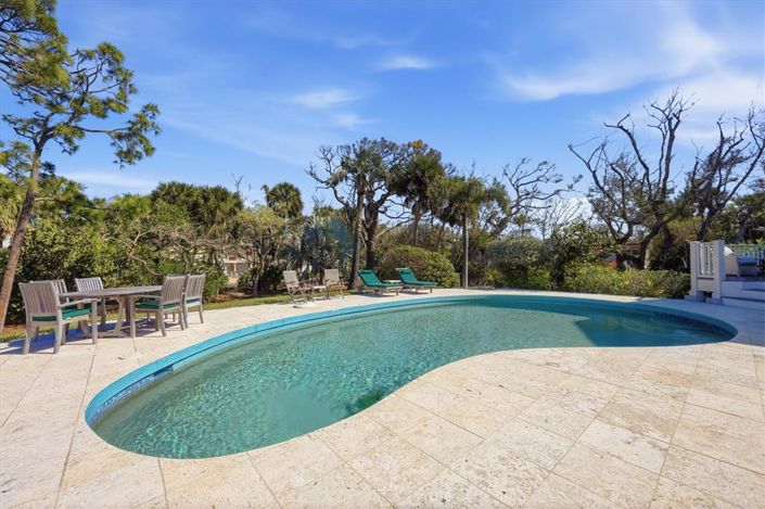 Image No.50-5 Bed Property for sale