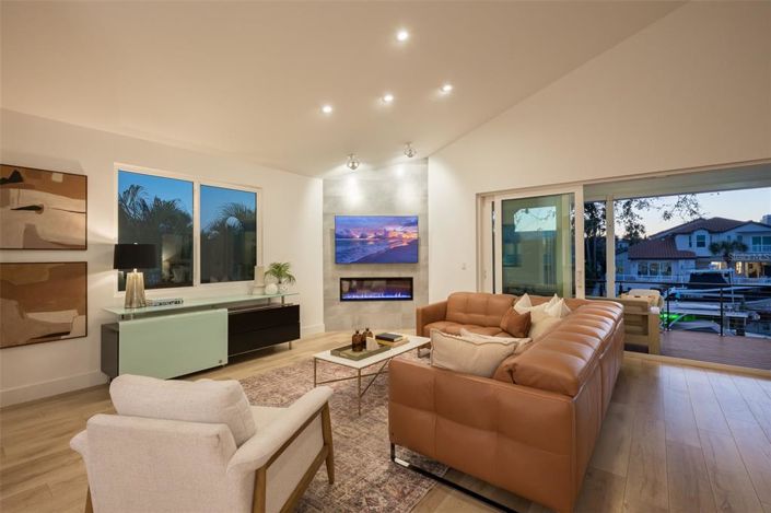 Image No.10-4 Bed Property for sale