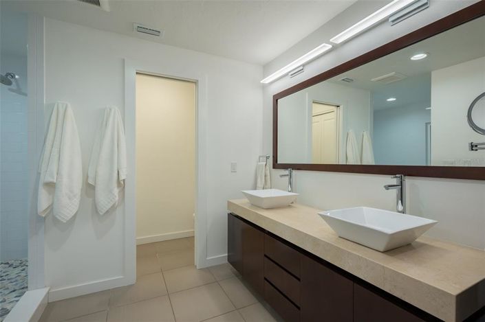 Image No.18-4 Bed Property for sale