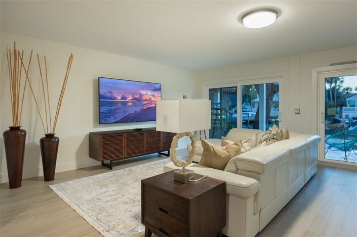 Image No.28-4 Bed Property for sale