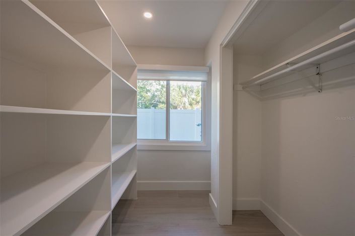 Image No.33-4 Bed Property for sale