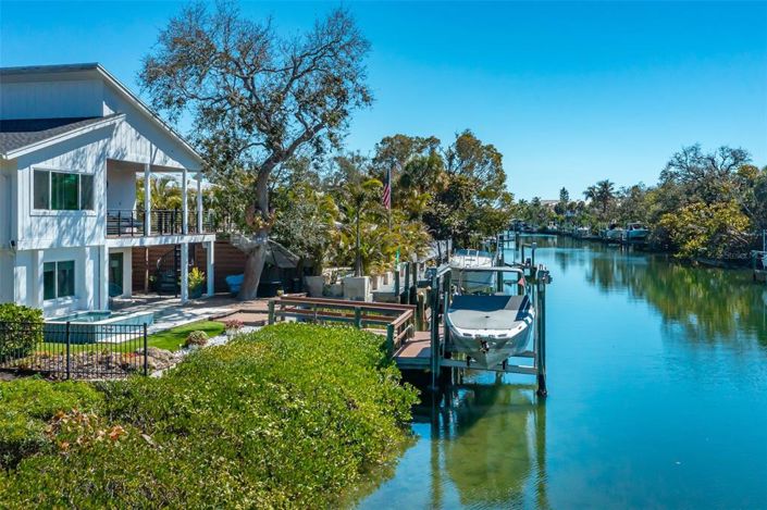 Image No.44-4 Bed Property for sale