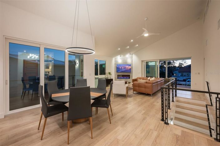 Image No.5-4 Bed Property for sale