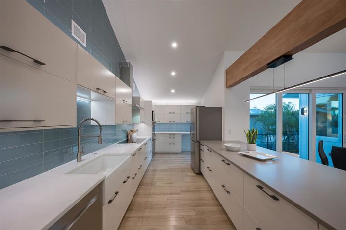 Image No.7-4 Bed Property for sale