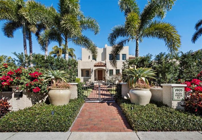 Image No.16-4 Bed Property for sale