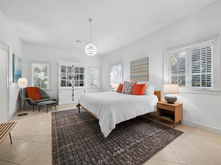 Image No.41-4 Bed Property for sale