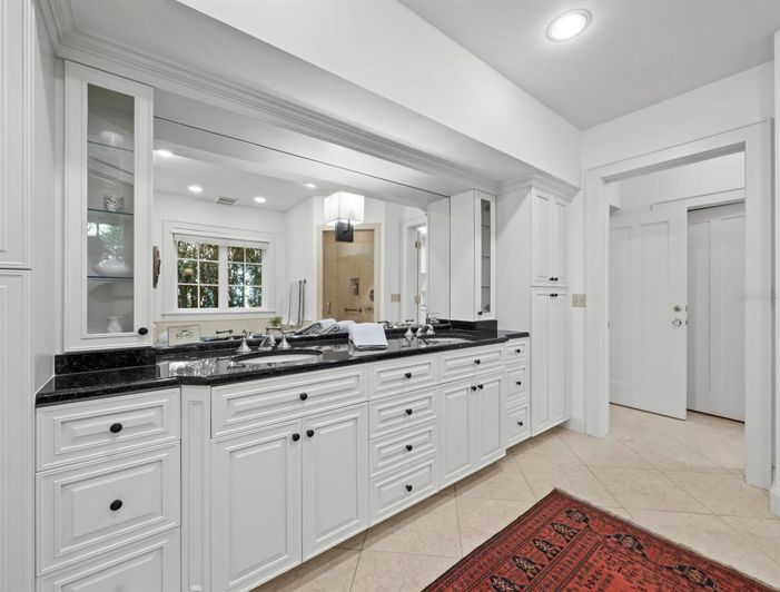 Image No.44-4 Bed Property for sale