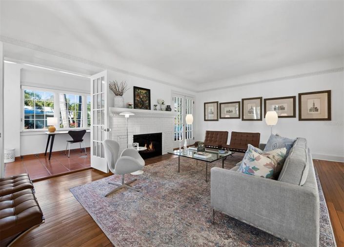 Image No.5-4 Bed Property for sale