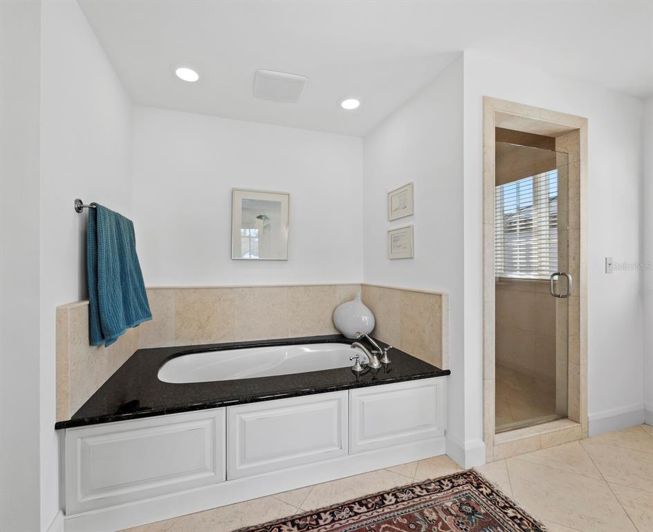 Image No.54-4 Bed Property for sale