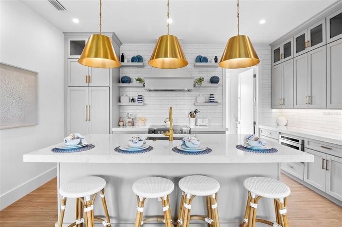 Image No.13-4 Bed Property for sale