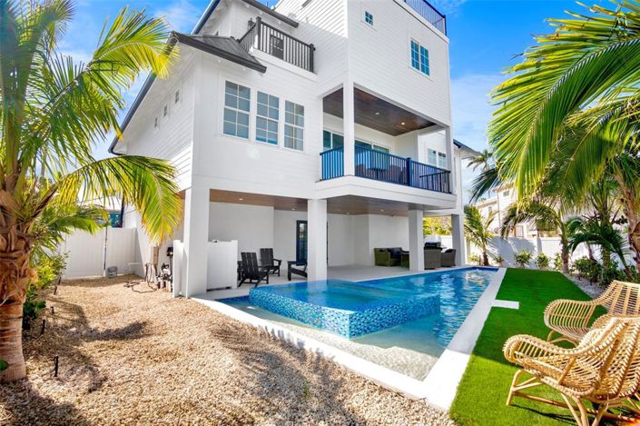 Image No.4-4 Bed Property for sale