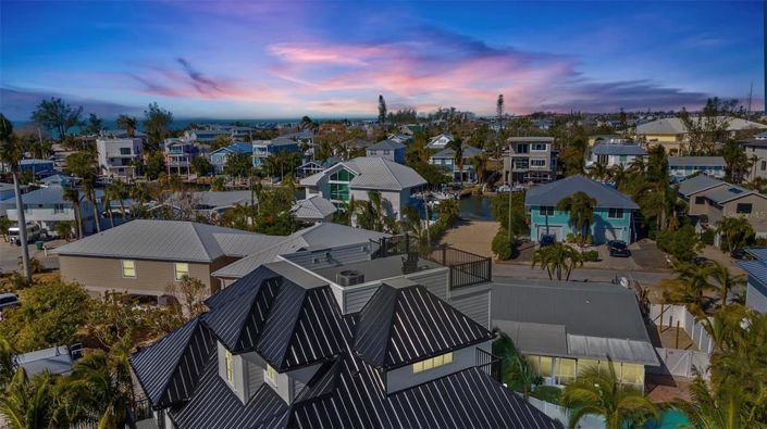 Image No.6-4 Bed Property for sale