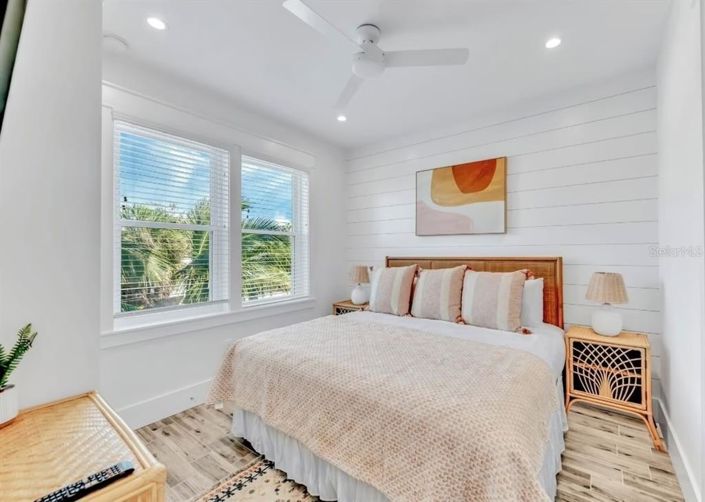 Image No.17-7 Bed Property for sale