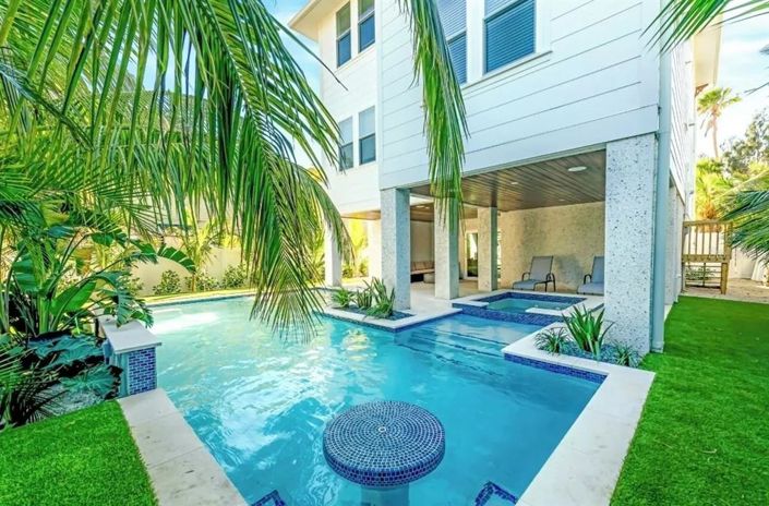 Image No.2-7 Bed Property for sale