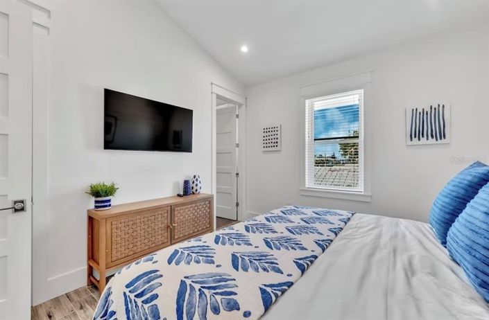 Image No.22-7 Bed Property for sale