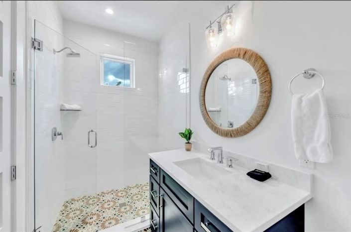 Image No.25-7 Bed Property for sale