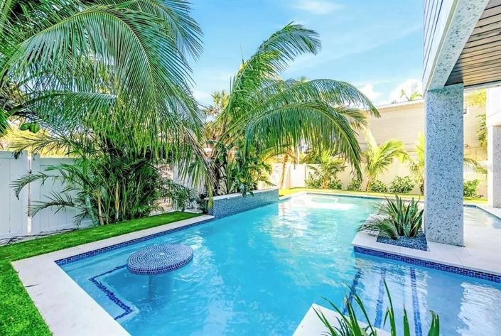 Image No.3-7 Bed Property for sale