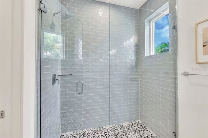 Image No.31-7 Bed Property for sale