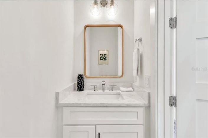 Image No.34-7 Bed Property for sale