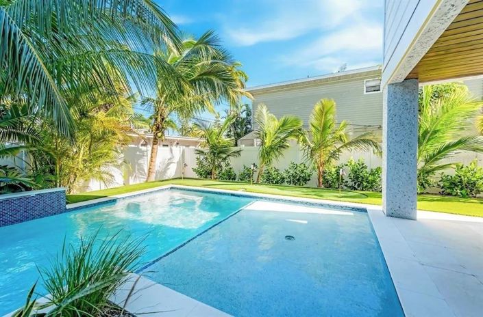 Image No.37-7 Bed Property for sale