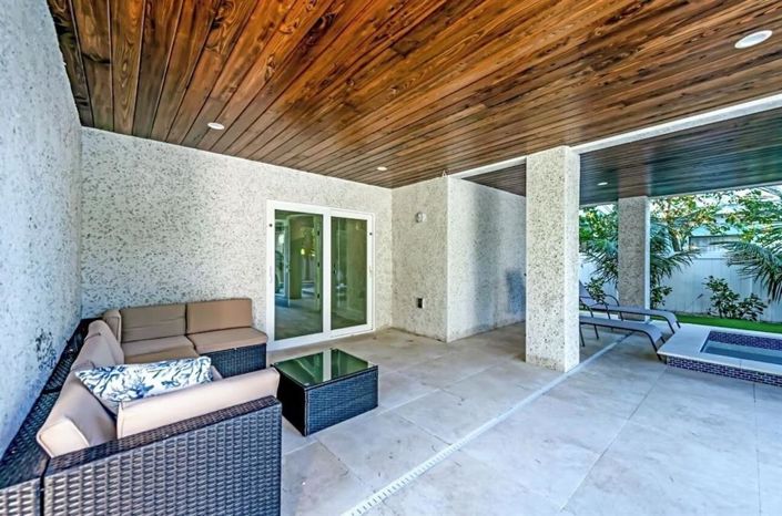 Image No.40-7 Bed Property for sale