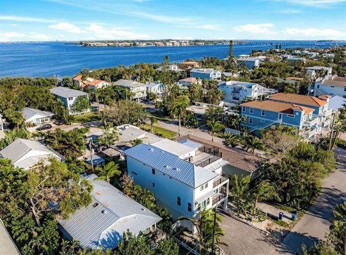 Image No.43-7 Bed Property for sale