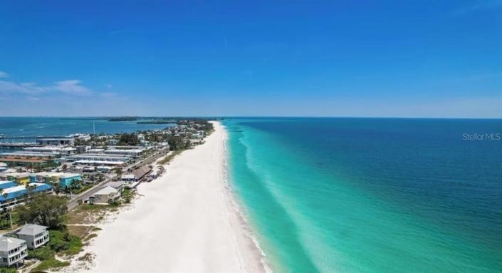 Image No.45-7 Bed Property for sale