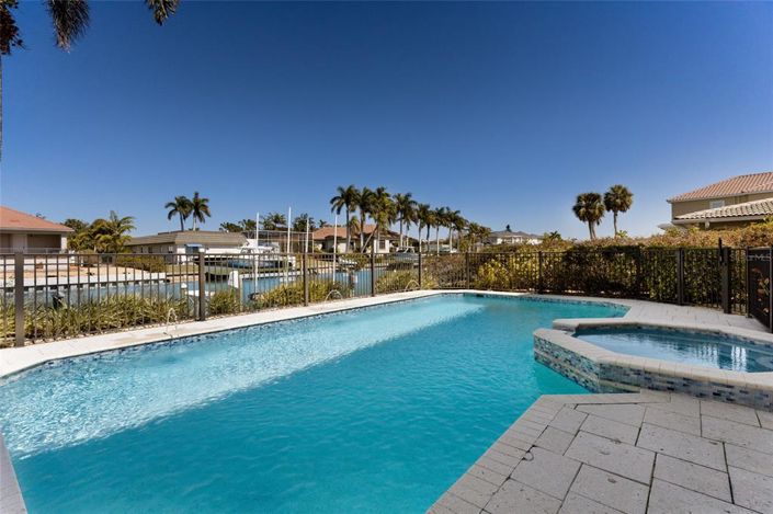 Image No.41-4 Bed Property for sale