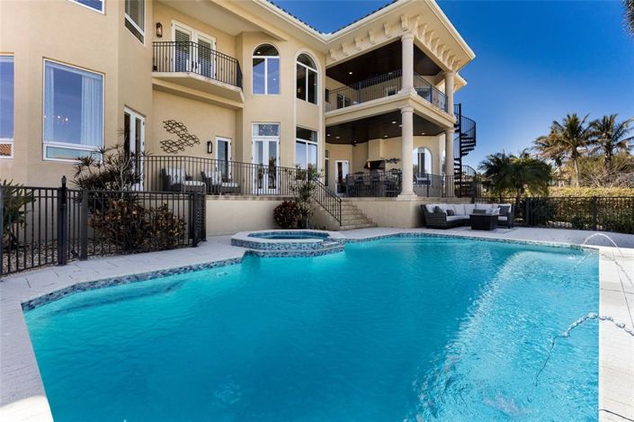 Image No.43-4 Bed Property for sale