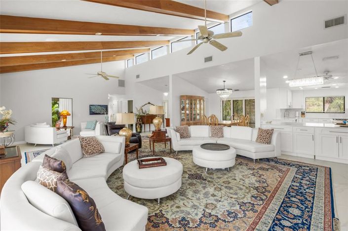 Image No.12-3 Bed Property for sale