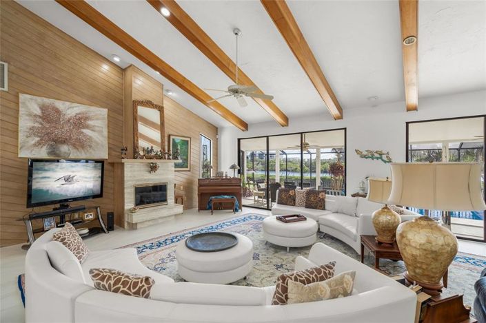 Image No.13-3 Bed Property for sale