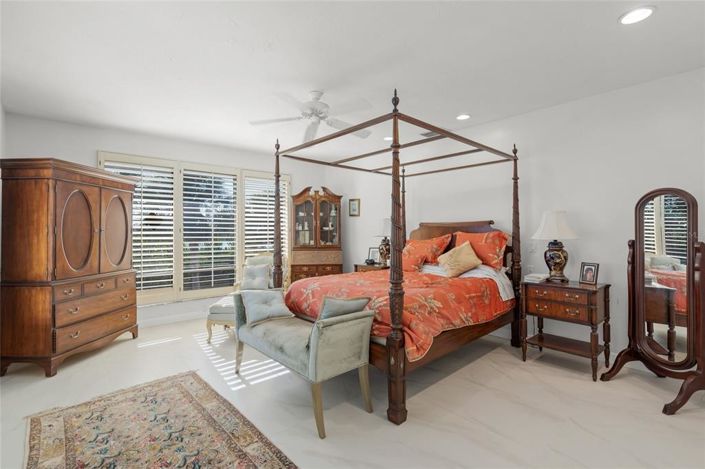 Image No.20-3 Bed Property for sale