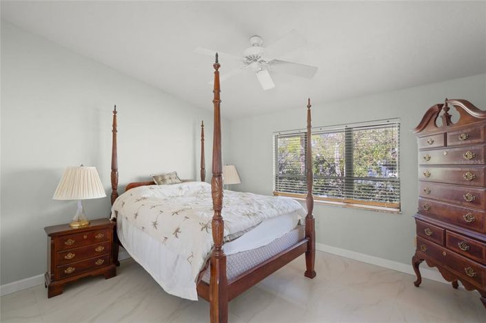 Image No.32-3 Bed Property for sale