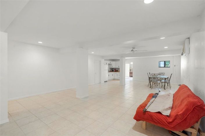 Image No.42-3 Bed Property for sale