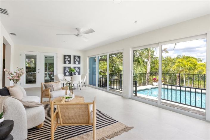 Image No.11-3 Bed Property for sale