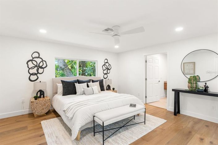 Image No.15-3 Bed Property for sale