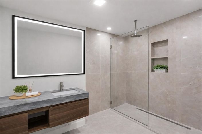 Image No.18-3 Bed Property for sale