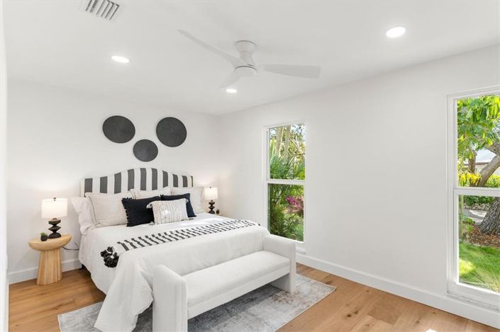 Image No.19-3 Bed Property for sale