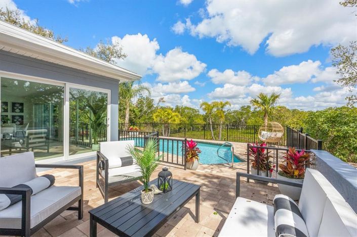 Image No.22-3 Bed Property for sale