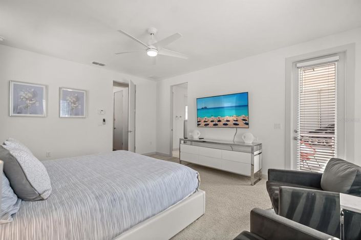 Image No.15-6 Bed Property for sale