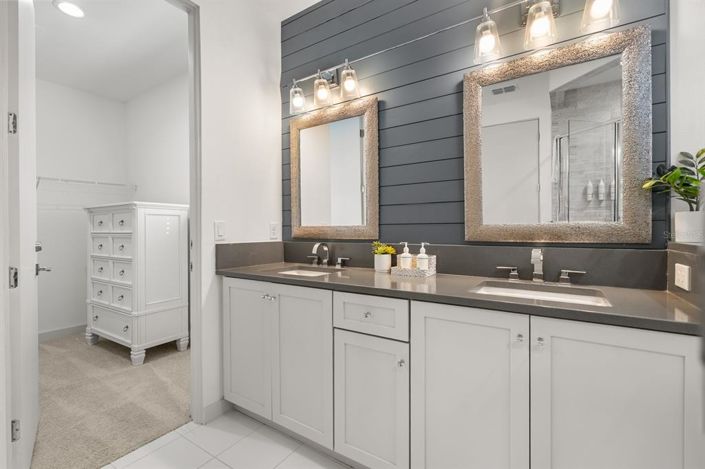 Image No.17-6 Bed Property for sale