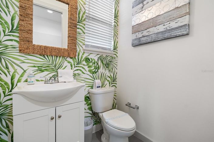 Image No.41-6 Bed Property for sale