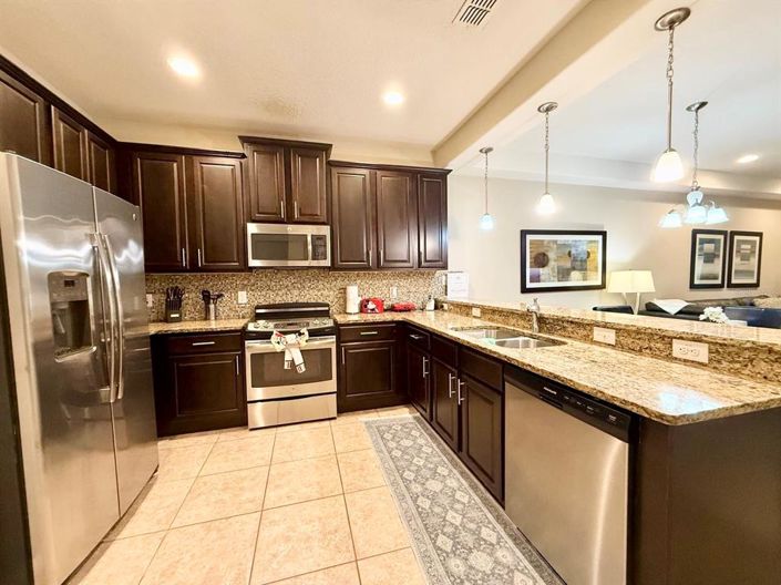 Image No.17-3 Bed Townhouse for sale