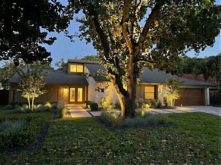 Image No.8-4 Bed Property for sale